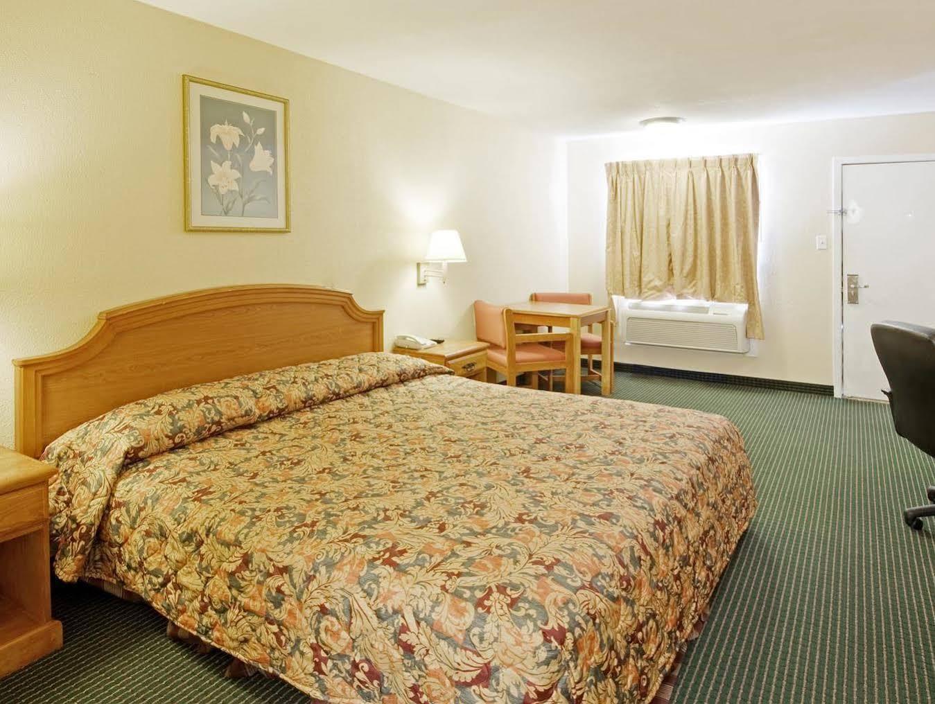 Americas Best Value Inn Gainesville TX Extérieur photo