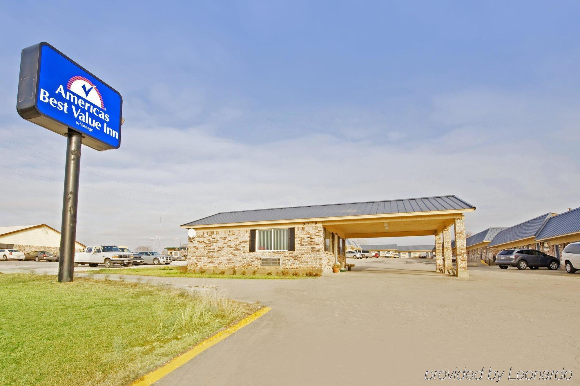 Americas Best Value Inn Gainesville TX Extérieur photo